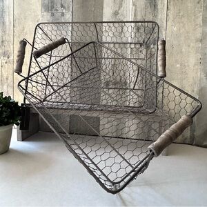 🌴Farmhouse Chic Rustic Wire Basket with Grayish Wooden Handles
